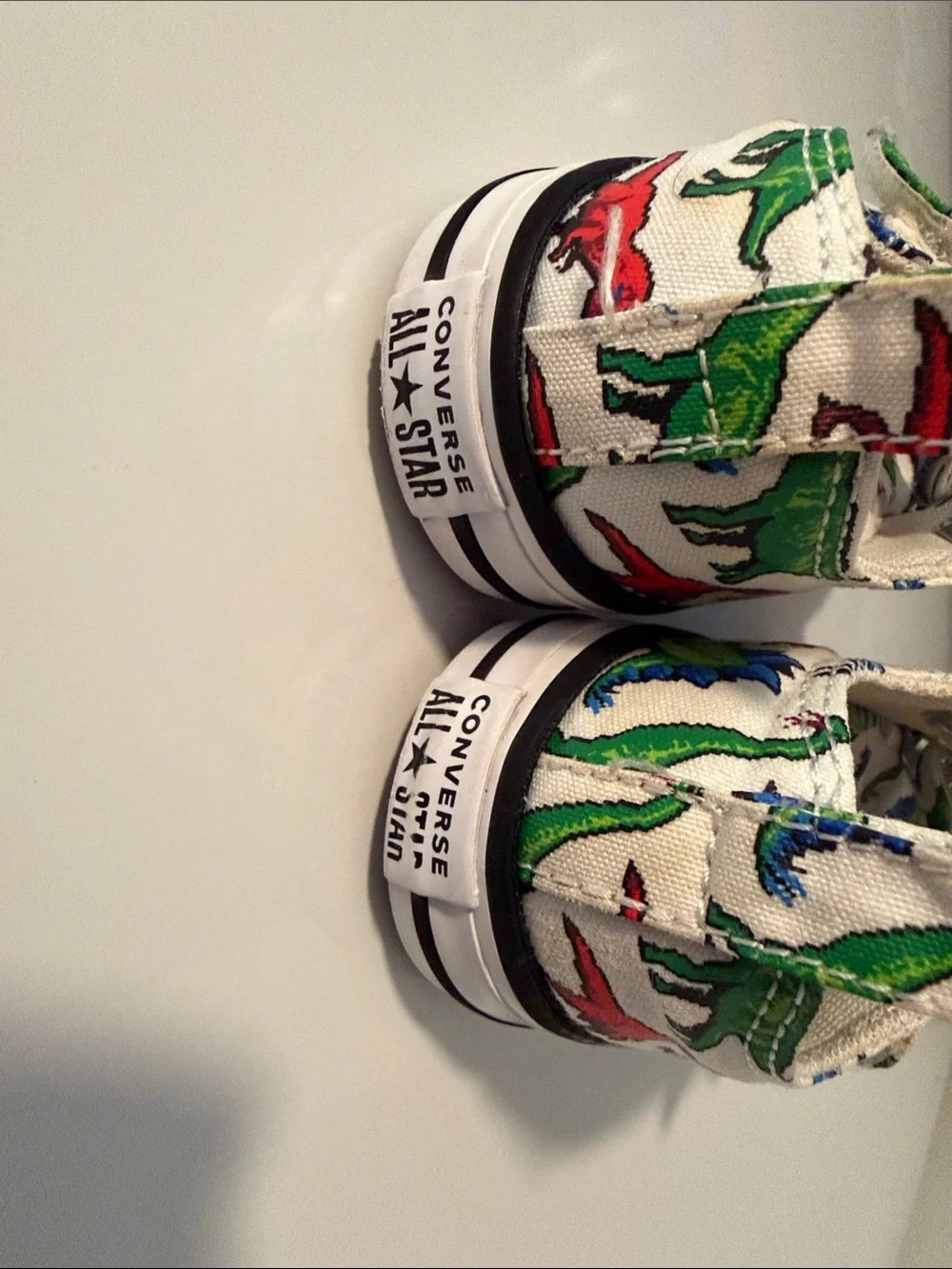 Converse Kids Canvas Sneakers with Dinosaur Print toddler size 5.
